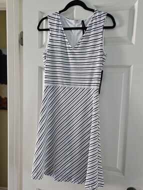 Nwt Andrew Marc Classic Black & White Striped V-Neck Dress